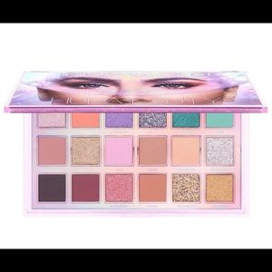 Huda Beauty Mercury Retrograde Eyeshadow Palette